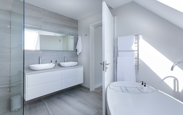 Opdater dit badeværelse med smarte og innovative badeforhængsstænger